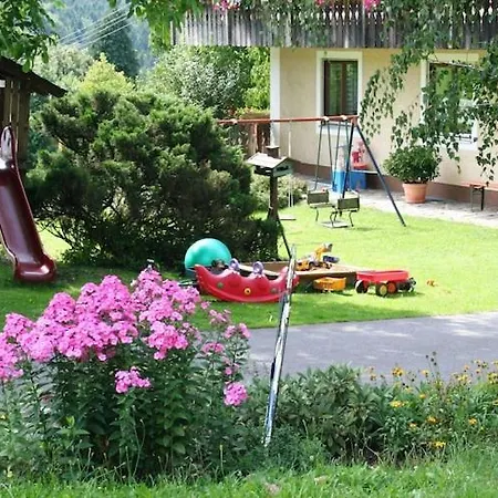 別荘 Mit Garten In Waldnaehe