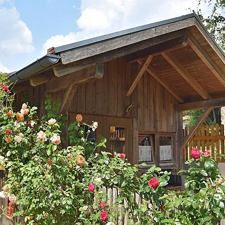 Mit Garten In Waldnaehe 別荘 *