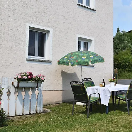 Mit Garten In Waldnaehe Hébergement de vacances *