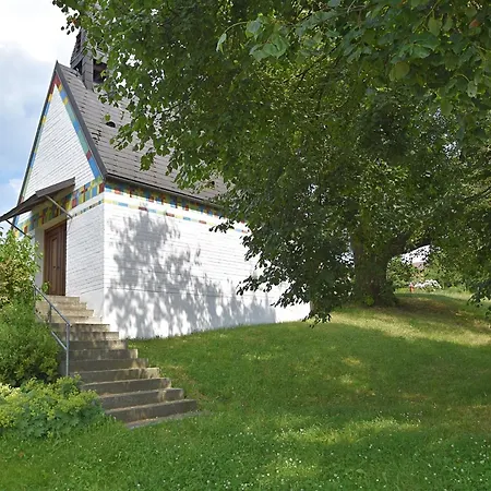بيت للعطل Mit Garten In Waldnaehe *