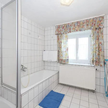بيت للعطل Mit Garten In Waldnaehe